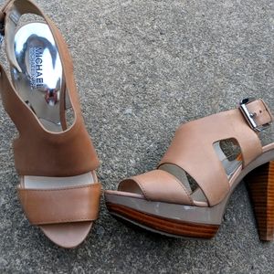 Women's Micheal Kors Tan Platform Heels 7.5